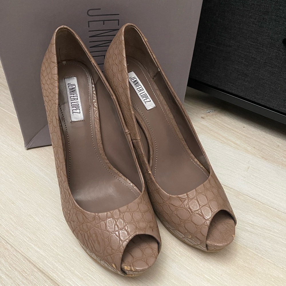 Jennifer Lopez Heels Size: 9